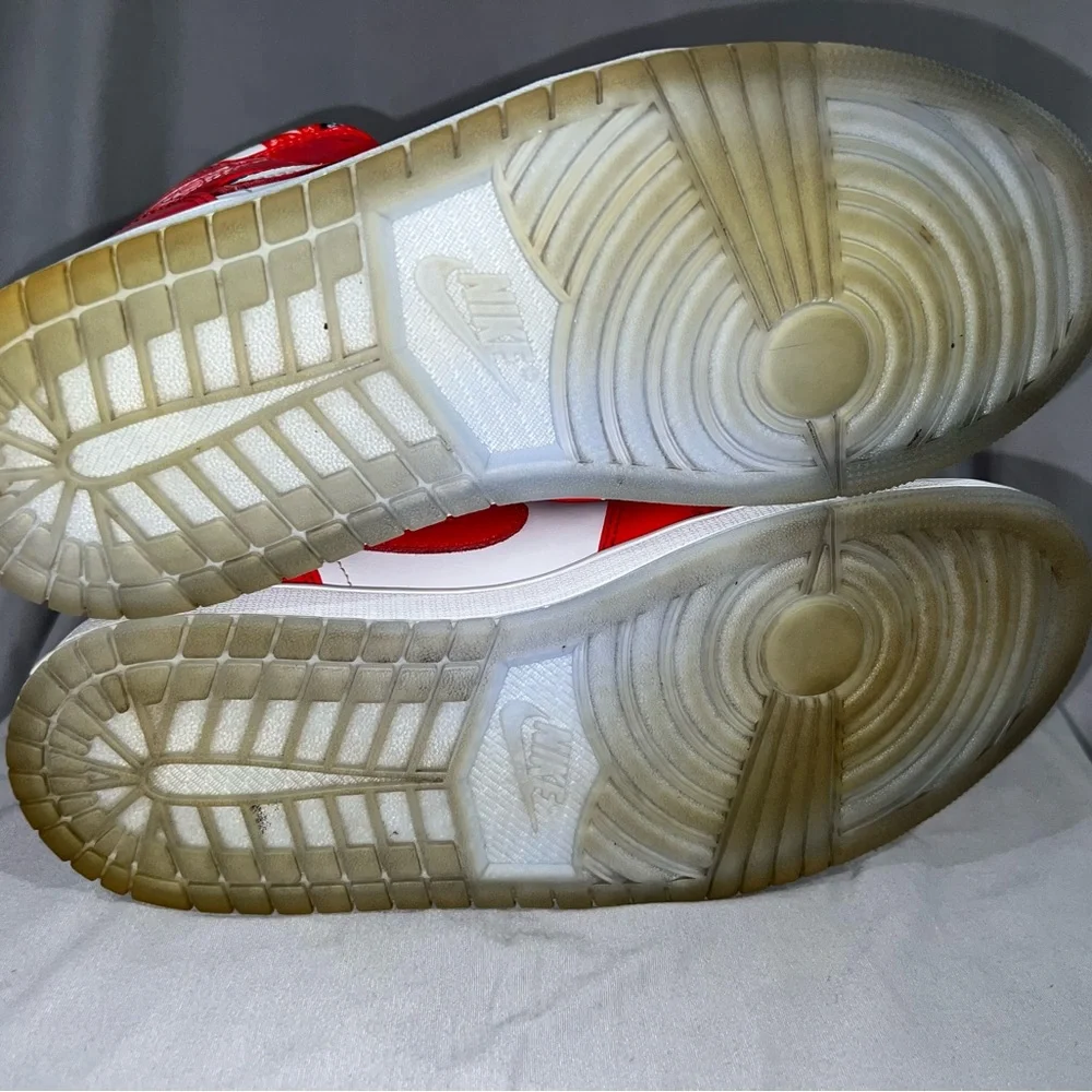 Air Jordan 1: “Barcelona Sweater” - Picture 3 of 4